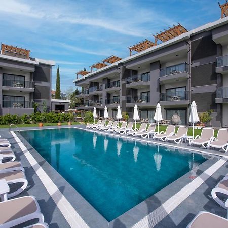 A Suite Side Exterior foto