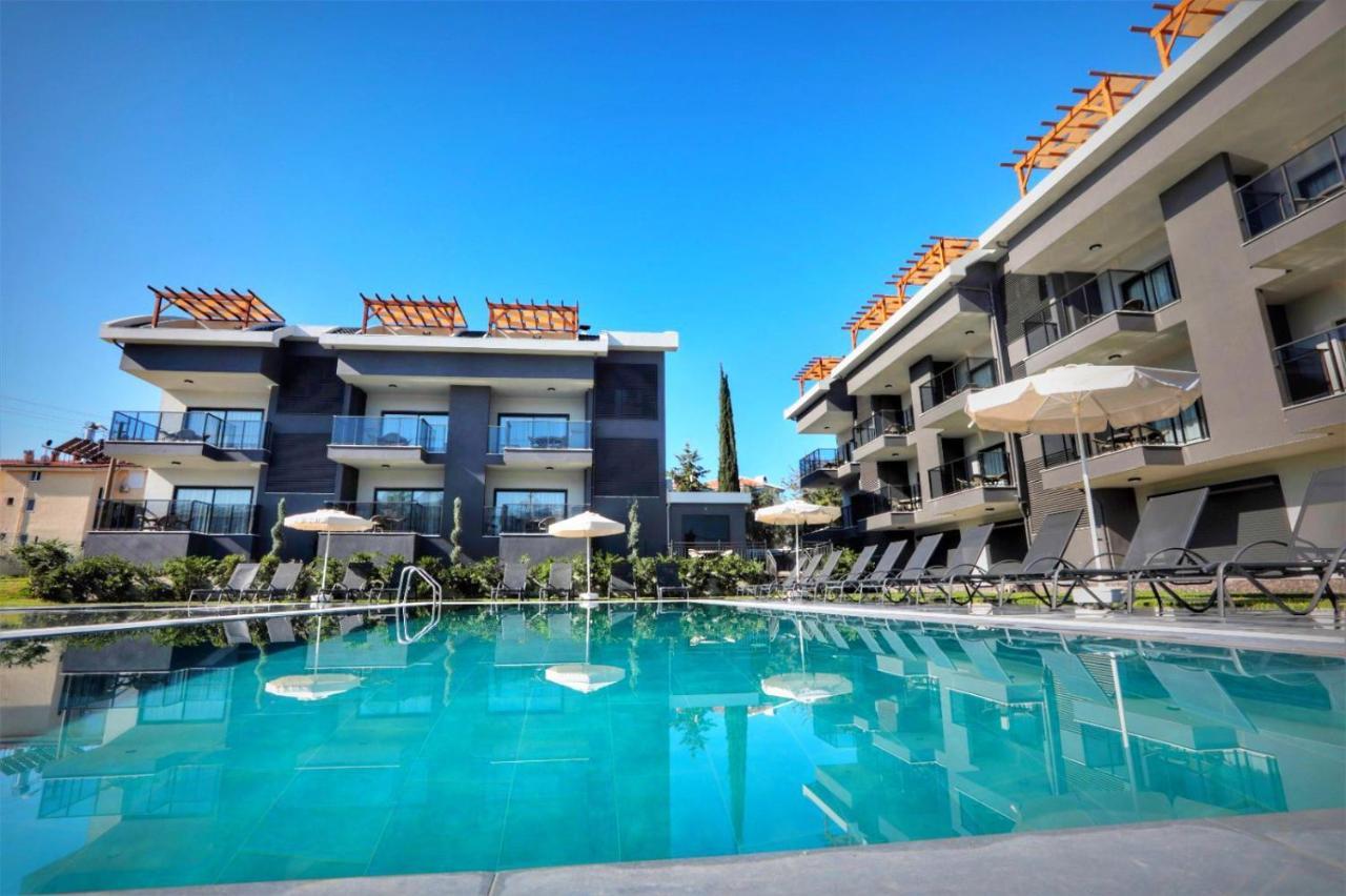 A Suite Side Exterior foto