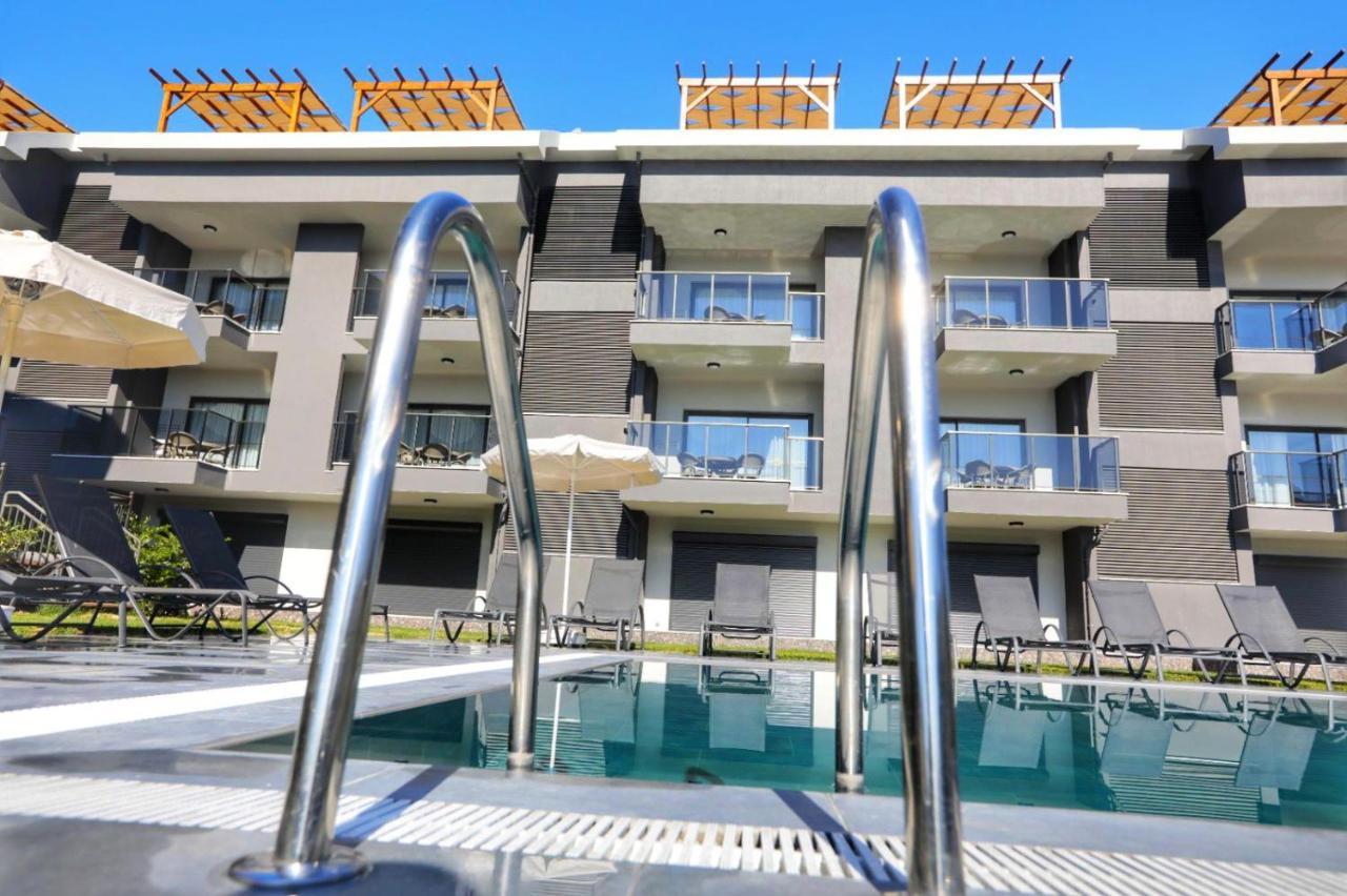 A Suite Side Exterior foto
